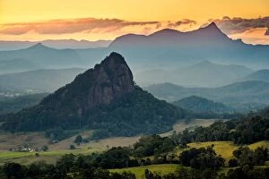 Images Dated 22nd July 2016: Doughboy Hill and Mount Warning