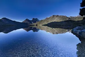 Dove Lake at Dawn, Cradle Mountain behind