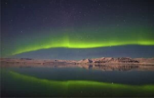 Images Dated 15th February 2016: The dramatic Aurora Borealis in the night sky at Jokulsarlon, southern Iceland