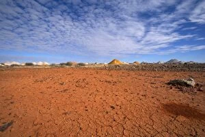 Images Dated 14th May 2014: Drought conditions in opal mining area in Coober Pedy in the South Australian Outback