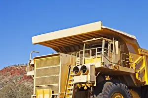 Dump truck, Tom Price, W. A