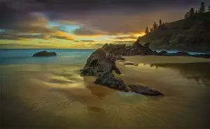 Dusk colours of Anson Bay