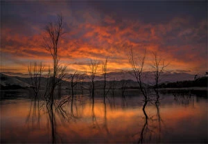 Images Dated 17th December 2016: Dusk over the wetlands at Bonnie Doon, Victoria, Australia