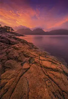 Images Dated 16th March 2017: Early morning light in Coles Bay, Freycinet National Park, east coastline of Tasmania