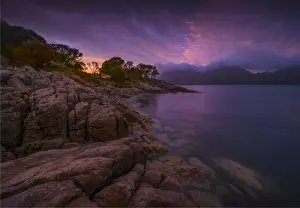 Images Dated 16th March 2017: Early morning light in Coles Bay, Freycinet National Park, east coastline of Tasmania