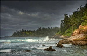 Images Dated 27th October 2012: An early spring storm whips along the coastline of Sydney bay, Norfolk Island