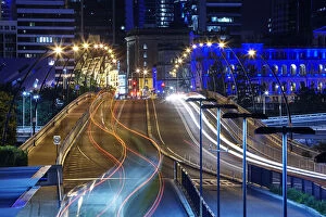 Images Dated 23rd April 2011: Elevated skyline of Brisbanes Victoria bridge at night
