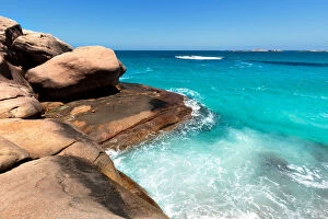 Images Dated 30th December 2016: Esperance beach rocks and water