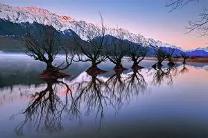Images Dated 13th August 2016: Glenorchy sunrise