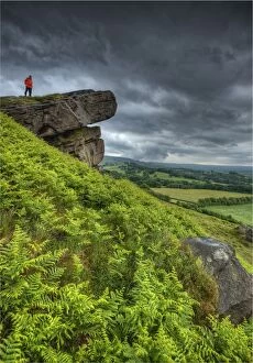 Images Dated 9th June 2014: The hanging stone in the Peak district, Cheshire, England