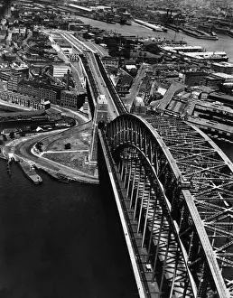 Huty 15920 Prints: High Above Sydney