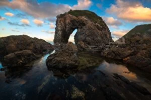 Images Dated 13th April 2017: Horse Head Rock sunrise