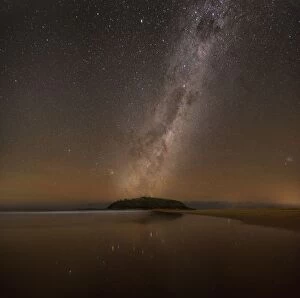 Images Dated 26th May 2015: Island Milkyway