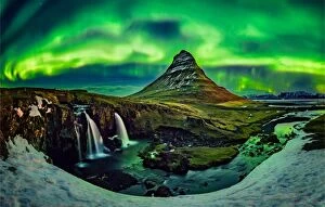 Images Dated 28th March 2017: Kirkjufell Mountain