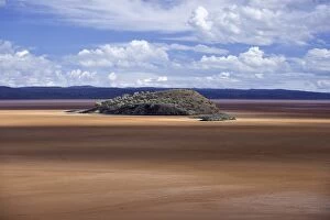 Images Dated 29th August 2015: Lake Ballard
