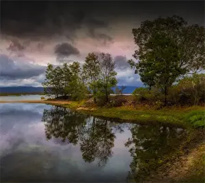Images Dated 19th March 2021: Lake Fyans dawn light, Grampians, Western Victoria, Australia