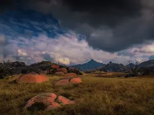 Ian Rolfe's Southern Lightscapes Prints: The Le-Sueof plateau, Mount Buffalo National Park, Victoria, Australia