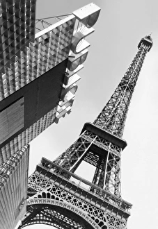 Leaning Eiffel Tower Leaning Eiffel Tower
