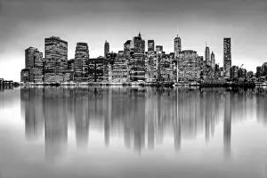 Manhattan skyline from Brooklyn Bridge Park in black and white