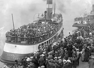 Mass Emigration, Tender Herald leaving a Liverpool quay