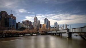 Images Dated 31st August 2014: Melbourne city centre with footbridge on Yarra