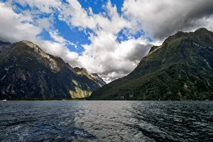 Milford Sound, Fiordland National Park, South Island, New Zealand Milford Sound, Fiordland National Park, South Island, New Zealand