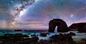 Images Dated 29th June 2016: Milky Way over Horse Head Rock in New South Wales Coast