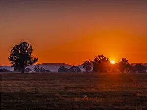 Images Dated 26th April 2021: Mokepilly dawn skies, Grampians, Victoria