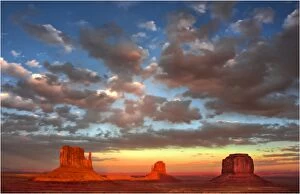 Images Dated 2nd November 2011: Monument valley, Arizona, south western United States of America
