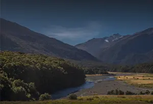 Images Dated 26th April 2016: Morning light, Hst Pass in the mountains of the South Island of New Zealand