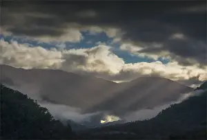 Morning light, Hst Pass in the mountains of the South Island of New Zealand