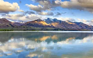 Images Dated 23rd October 2015: Mountain reflections