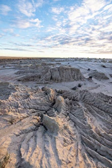 Images Dated 8th February 2023: Mungo National Park