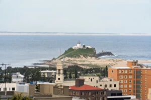 Images Dated 18th January 2021: Newcastle CBD and Nobbys Lighthouse