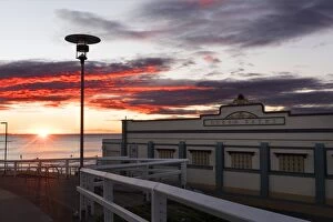 Images Dated 1st July 2016: newcastle ocean baths sunrise