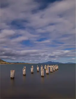 Images Dated 2nd April 2017: Old derelict pier at Lillies beach