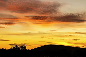 Images Dated 11th July 2023: Orange sky sunset