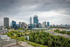 <b class=qtipBold><figcaption>Perth City skyline</figcaption></b><br>A view of the city of Perth Western Australia.<br><em>© Neal Pritchard Images</em> Perth City skyline