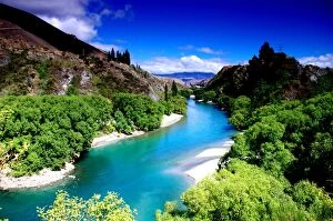 Images Dated 10th February 2012: Picturesque Turquoise River New Zealand