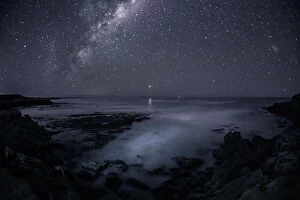 John White Photos Collection: Planet Mars rising in the east, the Milky Way overhead and the night sky over the Southern Ocean