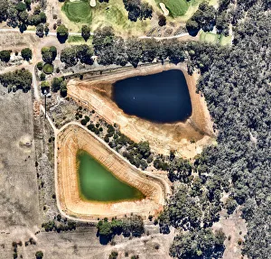 <b class=qtipBold><figcaption>Two ponds, Adelaide, South Australia</figcaption></b> Two ponds, Adelaide, South Australia