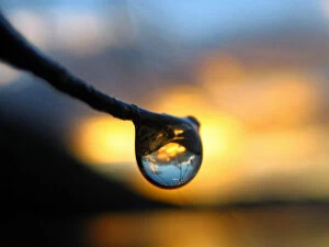 Images Dated 10th May 2014: Rain Drop Sunset