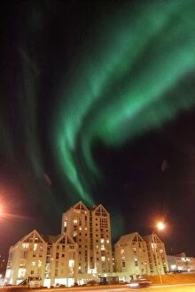 Aurora Borealis Collection: Reykjavik modern architecture apartment blocks and aurora borealis northern lights