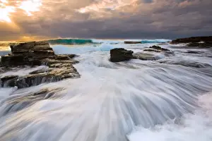 Rushing wave