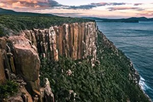 Images Dated 27th March 2016: Sa cliffs at Cape Raoul, Tasman Peninsula, Tasmania