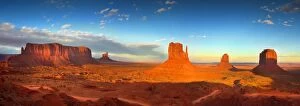 Images Dated 2nd November 2011: A scenic panorama of Monument Valley, Arizona, USA
