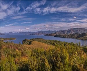 Images Dated 20th March 2017: Scenic view of Lake Pedder in the south west wilderness of Tasmania, Australia