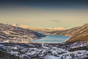 Images Dated 1st March 2016: Scenic views at Fossbakken during the winter months, Arctic circle of Norway