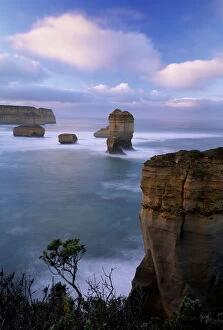 Images Dated 31st August 2005: SEA STACKS AT PORT CAMPBELL NAT L PARK