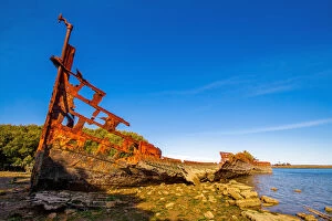 Ship Wrecks Around Australia Collection: The Shipwreck of Sunbeam at Garden Island Ship Graveyard, Port Adelaide
